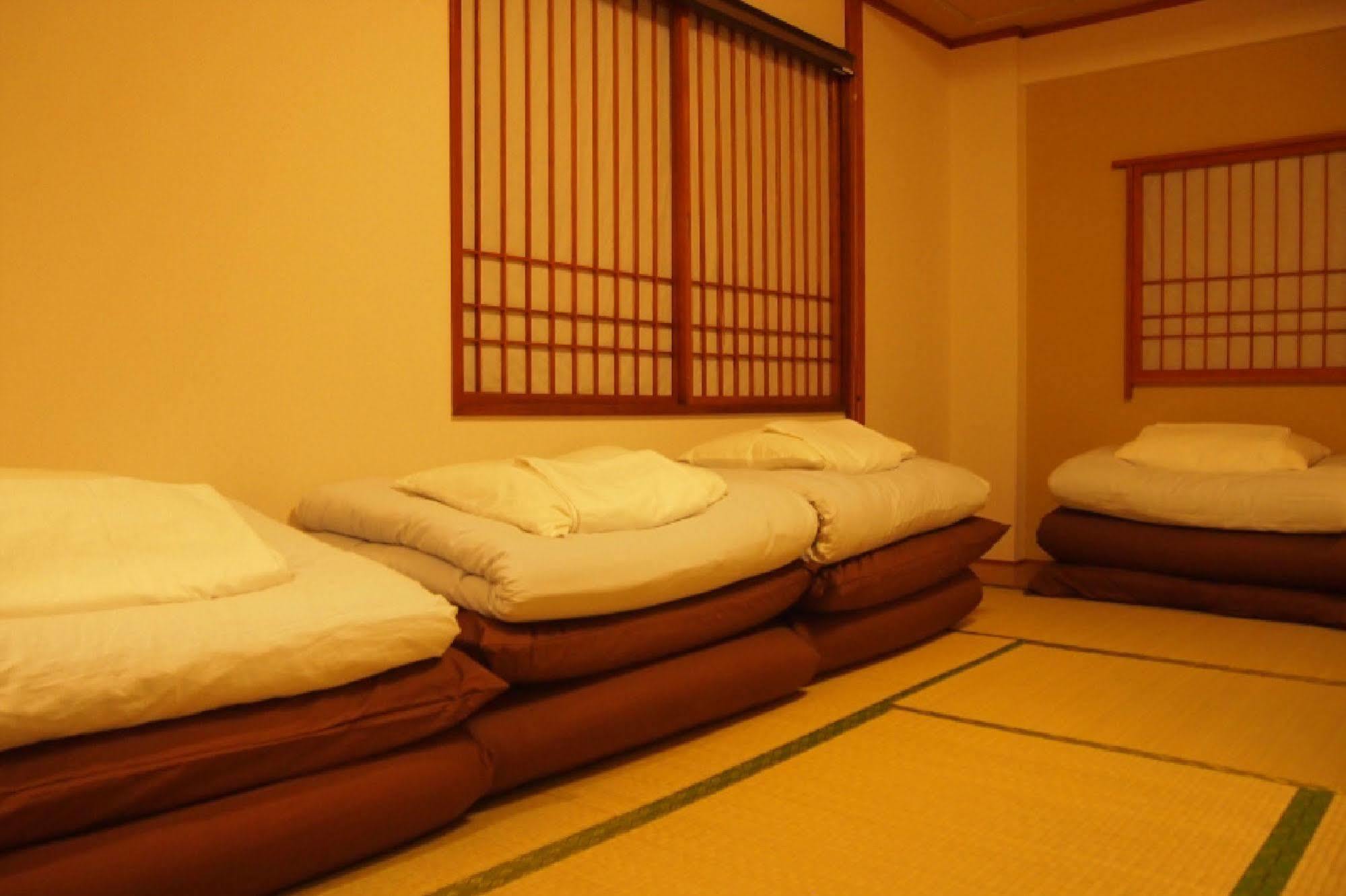 Khaosan Chitose Family Hostel Exteriör bild